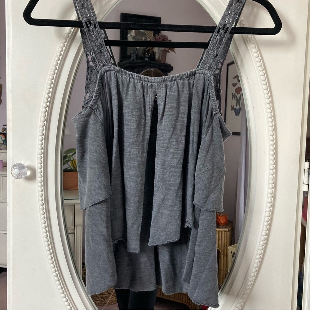 Gray top - Picture 3 of 5